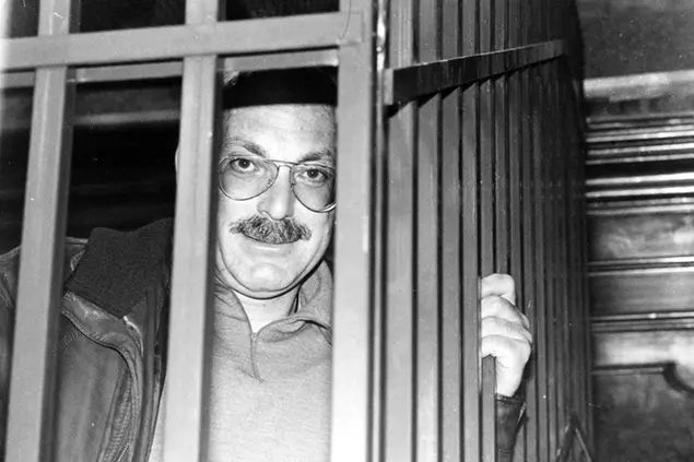 1996 Bologna Archivio Storico Mario Tuti (Empoli, 21 dicembre 1946) è un ex terrorista italiano.(Empoli, 21 dicembre 1946) è un ex terrorista italiano. Nella foto: processo di Mario Tuti