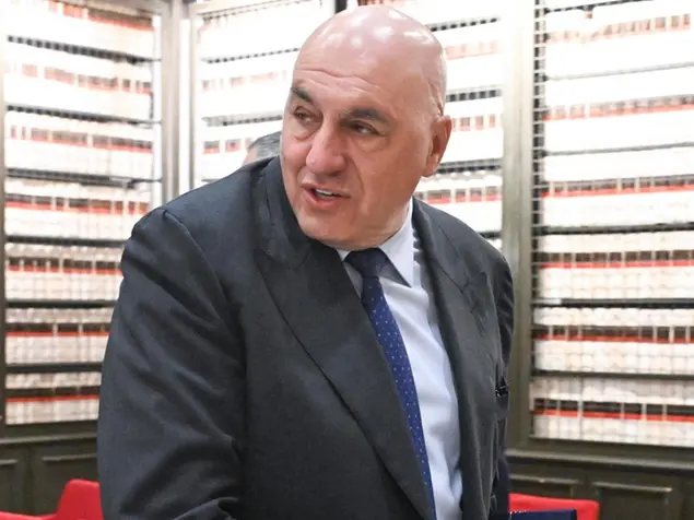 Il giallo dell’appalto milionario: tensione tra Crosetto e Masiello