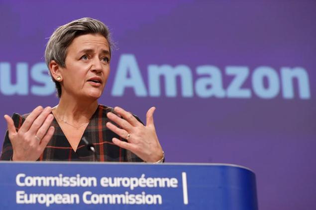 La commissaria europea,\\u00A0Margrethe Vestager ha accusato l'azienda di comportamento scorretto\\u00A0(Olivier Hoslet, Pool via AP)