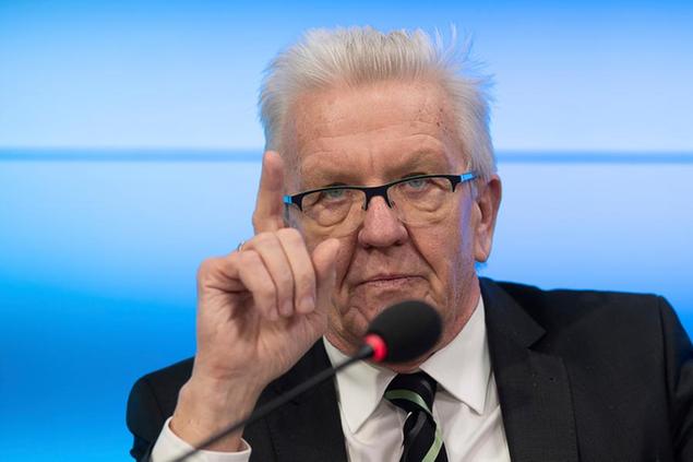 09 February 2021, Baden-Wuerttemberg, Stuttgart: Winfried Kretschmann (B'ndnis 90/Die Gr'nen), Minister President of Baden-W'rttemberg, speaks during the government press conference of the state government of Baden-W'rttemberg. Topics were among others the end of the nightly curfew, the upcoming conference of the Minister Presidents as well as further education offensive. Photo by: Sebastian Gollnow/picture-alliance/dpa/AP Images