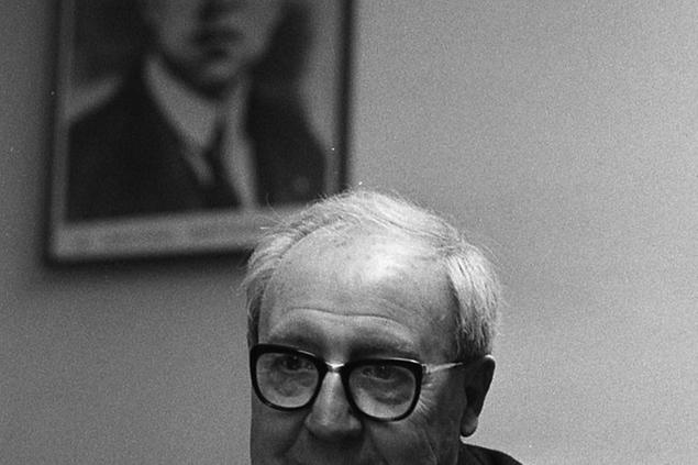 1976 Roma. Il Segretario del PSDI (Partito Sociallista Democratico Italiano) Giuseppe Saragat nella sede del partito.