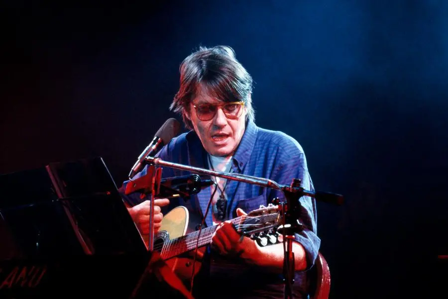 Fabrizio De André\\u00A0in concerto ©girella/lapresse archivio storico spettacolo musica anni '90