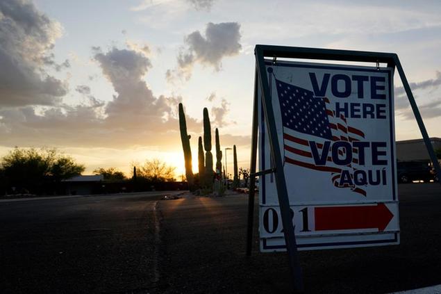 (Il voto in Arizona. Foto LaPresse)