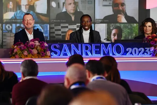 Foto Gian Mattia D'Alberto / LaPresse 09 Febbraio 2023 - Sanremo (IM) spettacolo - 73mo festival della canzona italiana Conferenza stampa organizzazione Nella foto: Amadeus, Paola Egonu February 09, 2023 Sanremo (IM) Entertainment - 73th festival of Italian song Press conference In the pic: Amadeus, Paola Egonu