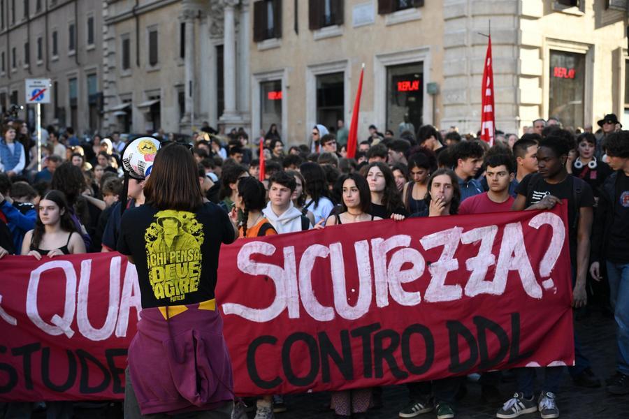 A Bologna contro la torsione autoritaria del governo: «La criminalizzazione rischia un punto di non ritorno»