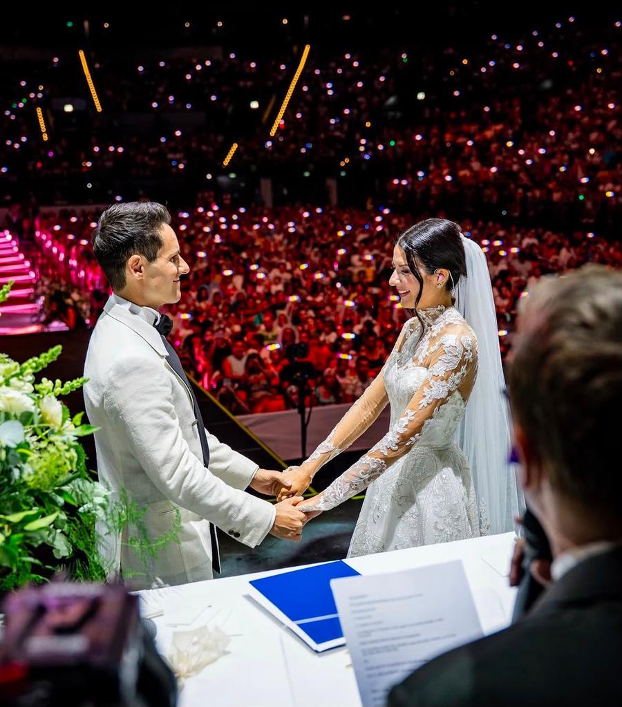 Polmiche per il matrimonio a pagamento dei Me contro Te