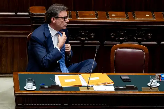 Il ministro dell'Economia Giancarlo Giorgetti (foto Ansa)