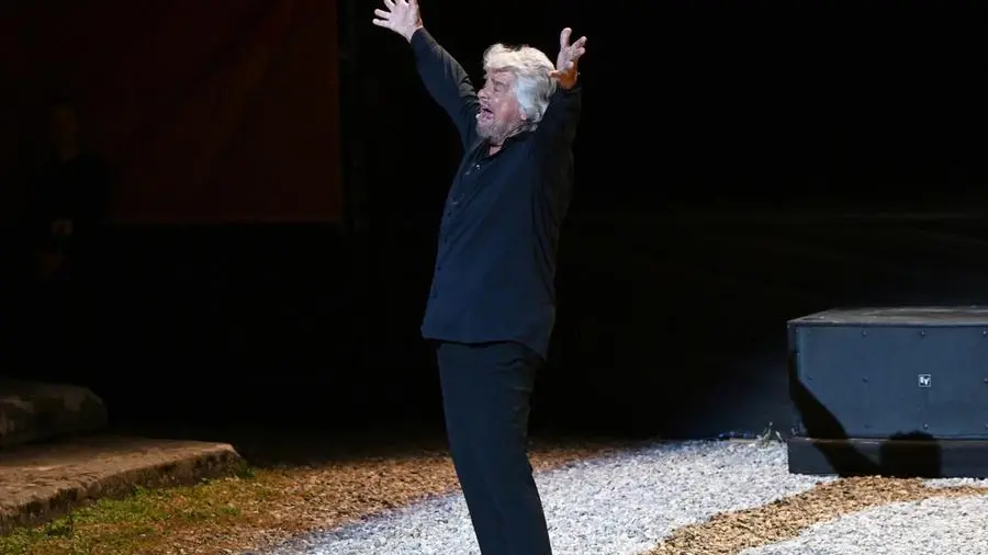 Grillo critica il Movimento 5 Stelle per aver perso l’identità e la democrazia diretta