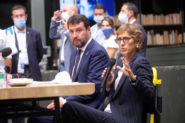 Salvini con l'avvocato Giulia Bongiorno (Foto: LaPresse)