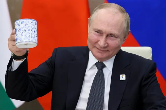 (Mikhail Metzel/Sputnik, Kremlin Pool Photo via AP)