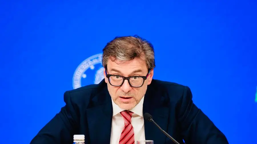 Finanza Pubblica: Giorgetti delude con previsioni incerte e assenza di dettagli sul PNRR