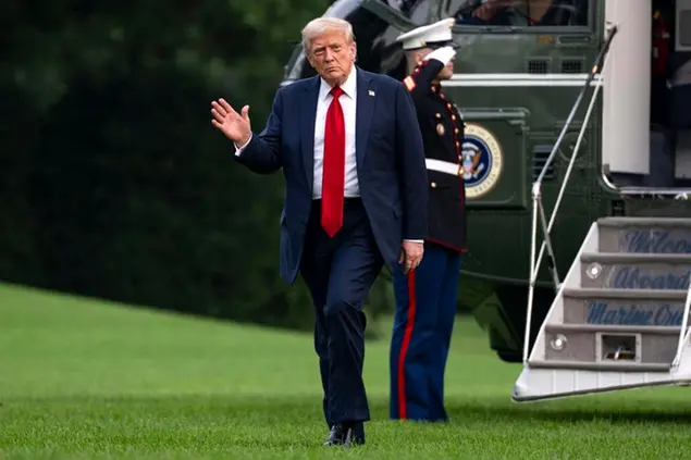 Donald Trump ha inviato la sua lettera all’Europa: dazi al 30% su tutti i beni, in aumento in maniera proporzionale in caso di ritorsioni da parte di Bruxelles