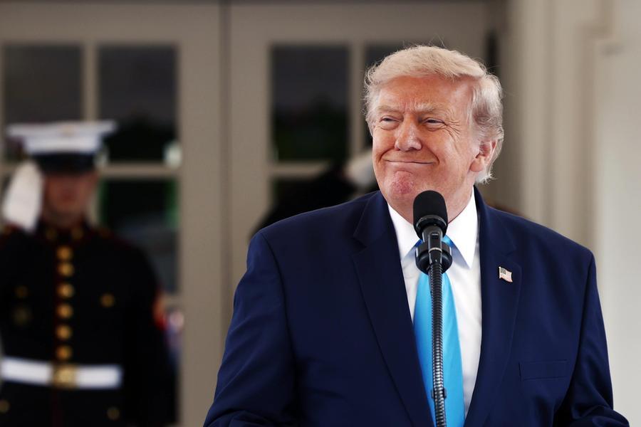 Trump venditore di fumo, così avvelena la democrazia