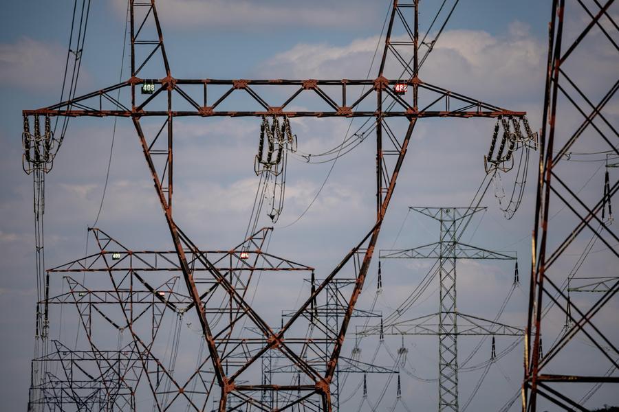 Per fare l’Ue bisogna fare la rete elettrica europea: l’energia viaggia più veloce della politica