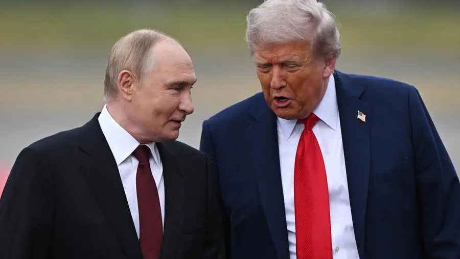 Mosca minaccia Londra per l'uso di missili britannici in Ucraina, mentre Trump smentisce attacco alla Nato