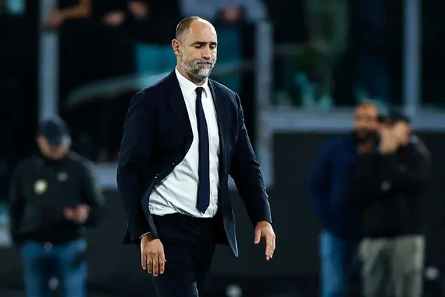 Igor Tudor è stato esonerato dopo la sconfitta per 1-0 sul campo della Lazio. La sua è la prima panchina a saltare in questo campionato (FOTO ANSA)