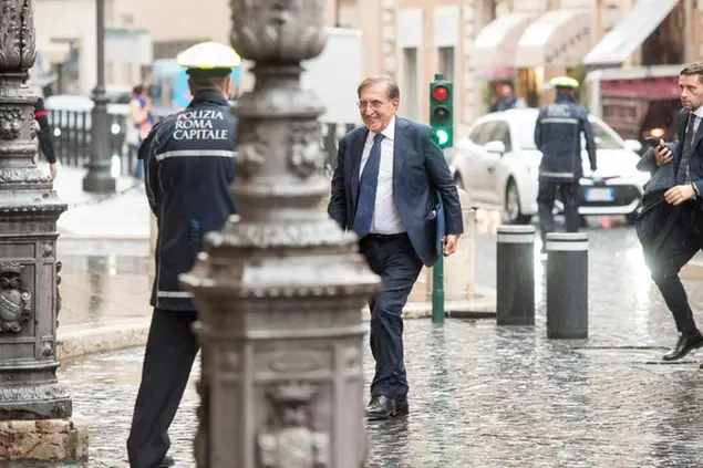 Foto LaPresse 13 Ottobre 2022 Roma, Italia - Politica - Senato della Repubblica Palazzo Madama l'ingresso dei senatori per la prima seduta e l'elezione del Presidente- Nella foto Ignazio La Russa Foto Valentina Stefanelli /LaPresse 13 Ottobre 2022 Roma, Italia - Politica - Senato della Repubblica Palazzo Madama l'ingresso dei senatori per la prima seduta e l'elezione del Presidente- Nella foto Ignazio La Russa