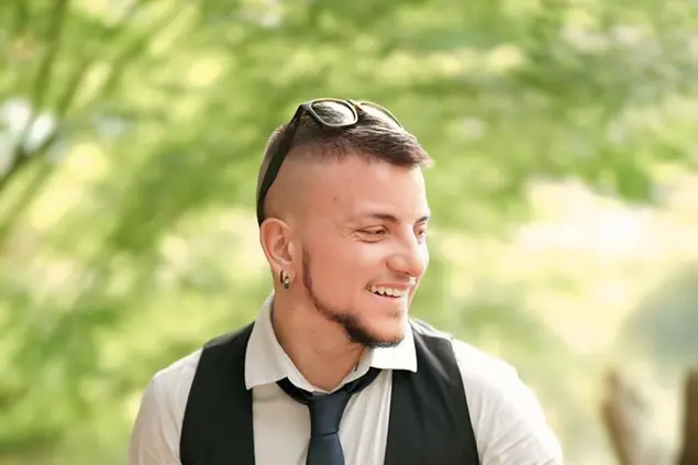 Alessio Avellino, poliziotto, dottorando alla Federico II, attivista e formatore Lgbtq, già presidente di Polis Aperta