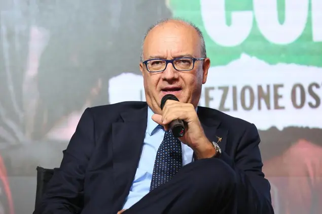 Il ministro dell'Istruzione, Giuseppe Valditara (foto Ansa)