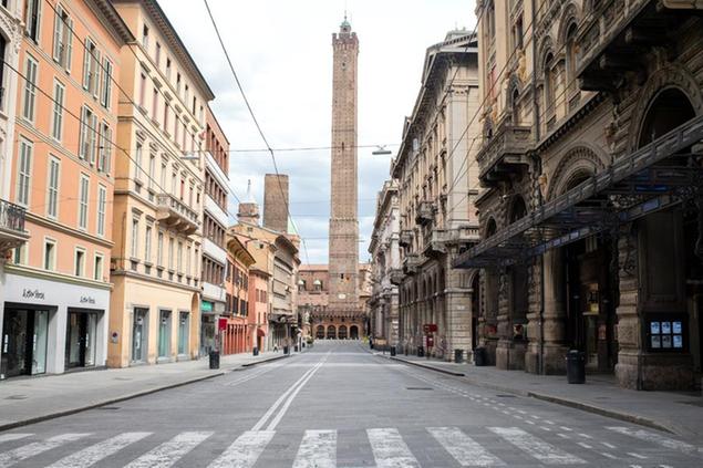 01/05/2020 Bologna, Lockdown Cornavirus. Nella foto via Rizzoli e sullo sfondo la Torre Asinelli