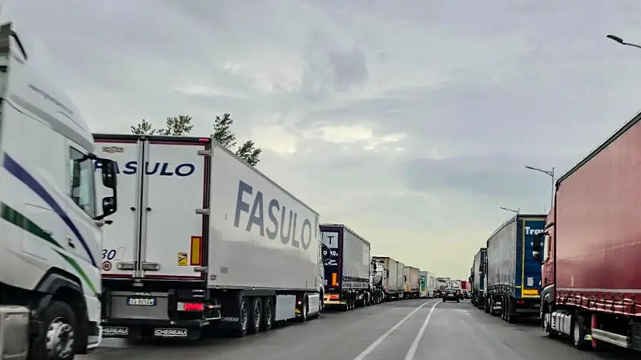 Ancora proteste al sud contro il caro gasolio. Il decreto del governo sblocca 540 milioni per i crediti d’imposta