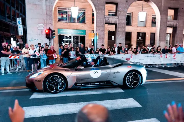 La Maserati a guida autonoma su percorso 1000 Miglia