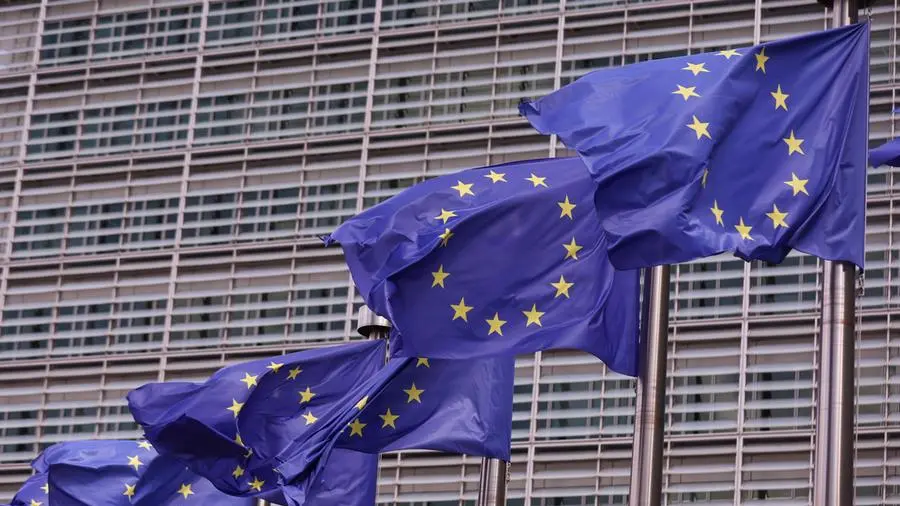 Europa in conflitto con nemici, politici sovranisti e tensioni internazionali