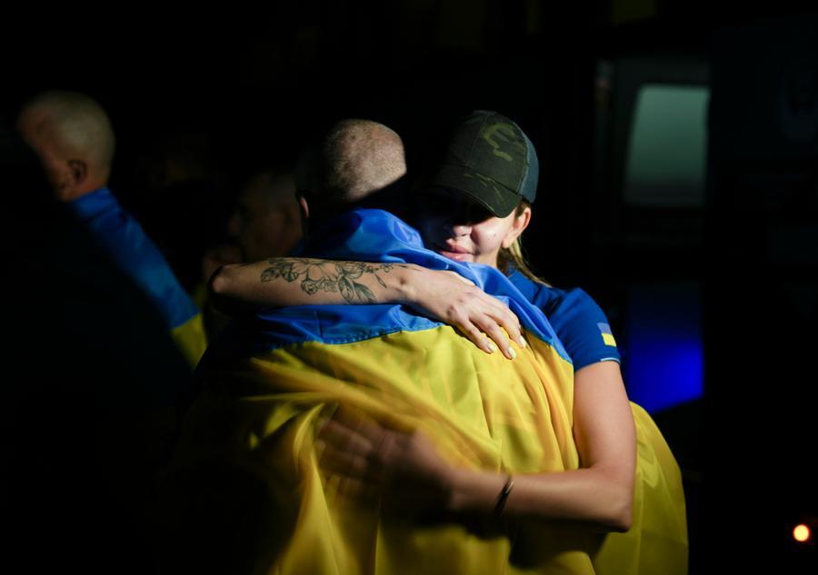 La poeta ucraina sotto le bombe che lotta per i prigionieri di guerra: «Non tutti vogliono ascoltare la verità»