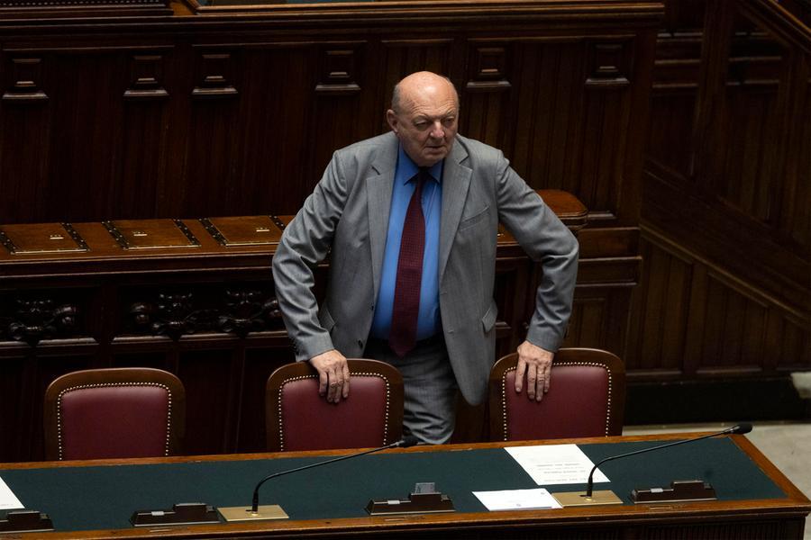 Ministero dell'Ambiente, documenti amministrativi su consulenze nucleari, tavolo riunioni
