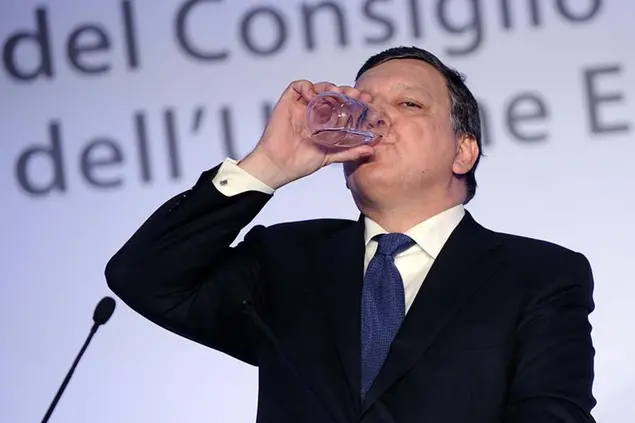 (José Barroso quando era presidente della Commissione europea)