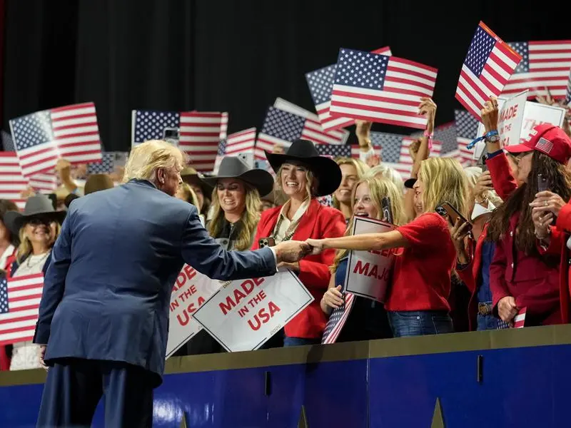 La strategia di Trump in vista del midterm. «Stop all’export di diesel»