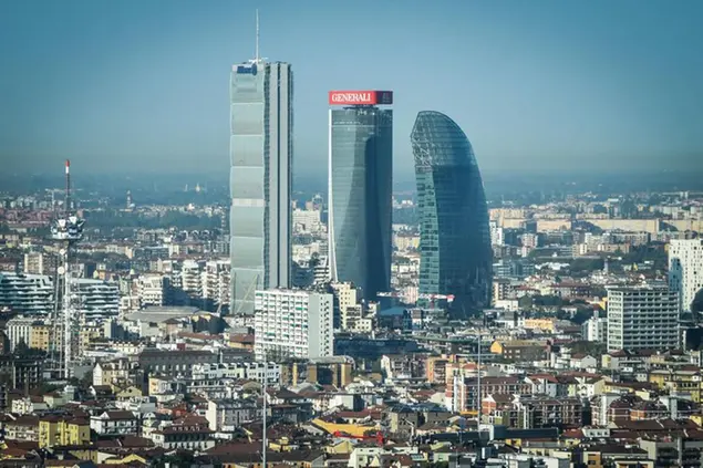 I tre grattacieli di Citylife visti dal 39° piano di Palazzo Lombardia a Milano