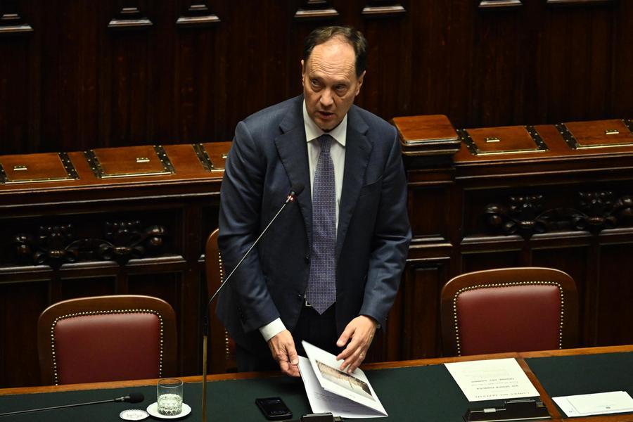 Controversie legislative sul Melonellum in Parlamento