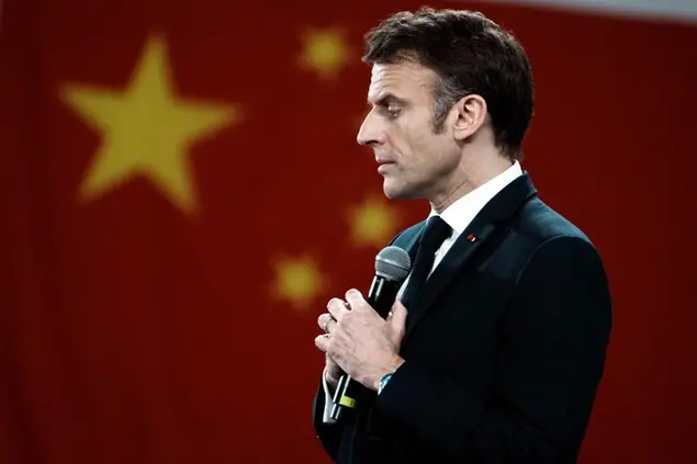 (Emmanuel Macron in Cina la scorsa settimana. Foto AP)