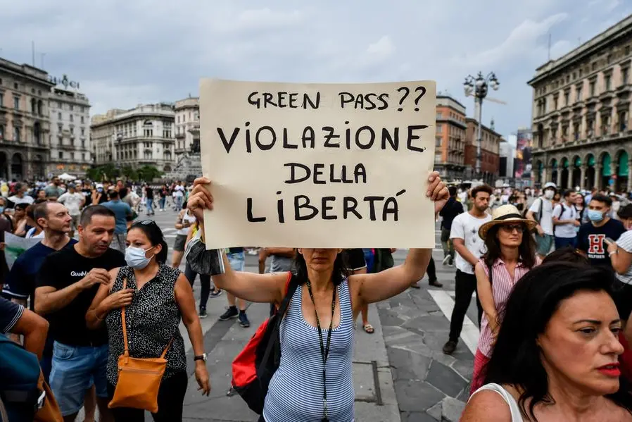 Foto Claudio Furlan/LaPresse 31 Luglio 2021 Milano , Italia News Manifestazione No Greenpass nel centro di Milano Photo Claudio Furlan/LaPresse July 31, 2021 Milano , Italy News No Greenpass event in the center of Milan