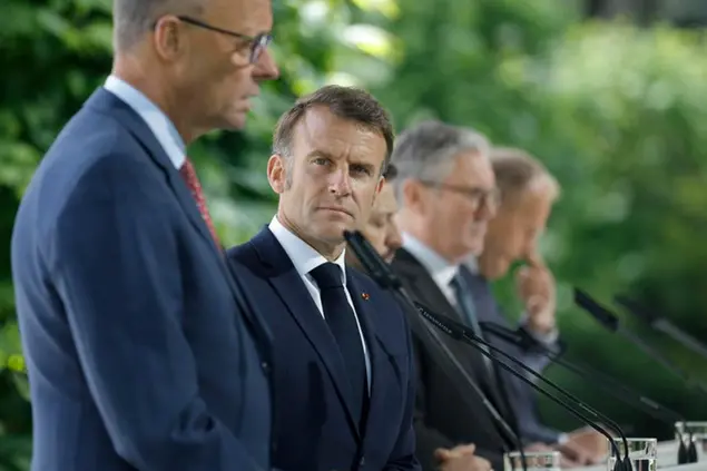 (Merz, Macron, Starmer. Foto Epa/Ansa)