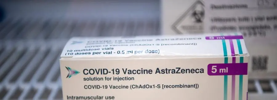 Foto Marco Alpozzi - LaPresse 19 Marzo 2021 Torino (Italia) Cronaca - Riprende la somministrazione del Vaccino Anti-Covid19 Astra Zeneca dopo l'approvazione dell'EMA (l’Agenzia europea del farmaco) Nella foto: Una scatola di Astra Zeneca nel frigo dell'Ospedale San Giovanni Bosco di Torino Photo Marco Alpozzi - LaPresse March, 19 2021 Torino (Italy) News The administration of the Anti-Covid 19 Astrazeneca vaccine resumes after the approval of the EMA (the European Medicines Agency) In the pic: A box of Astra Zeneca in the fridge of the San Giovanni Bosco Hospital in Turin