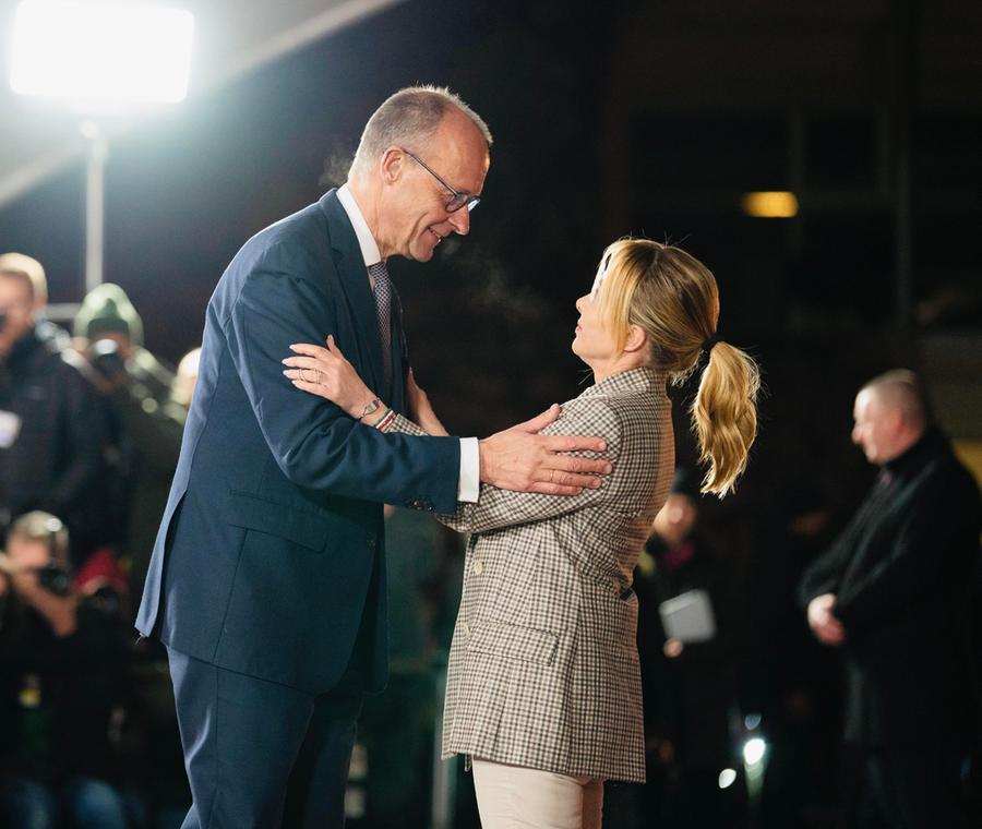 Meloni anti-Macron, asse italo-tedesco contro il bazooka. E venerdì Merz va a palazzo Chigi