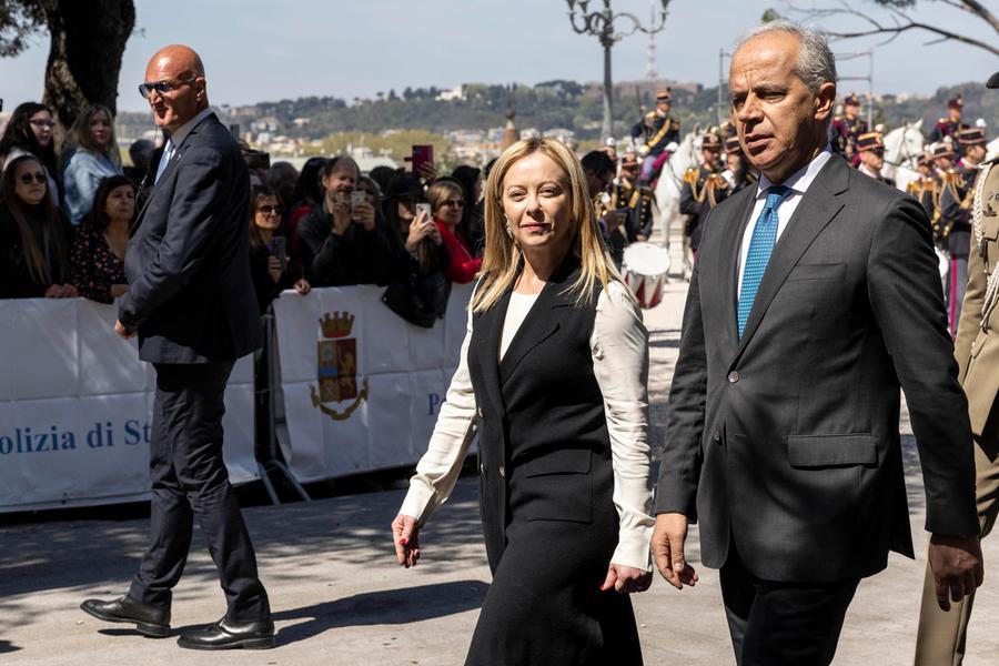 Di stretta in stretta, il fallimento del governo sulla sicurezza