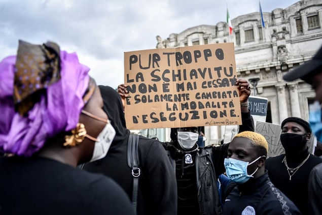 8Black Lives Matter - Manifestazione a Milano in memoria di George Floyd e contro il razzismo. Foto LaPresse)