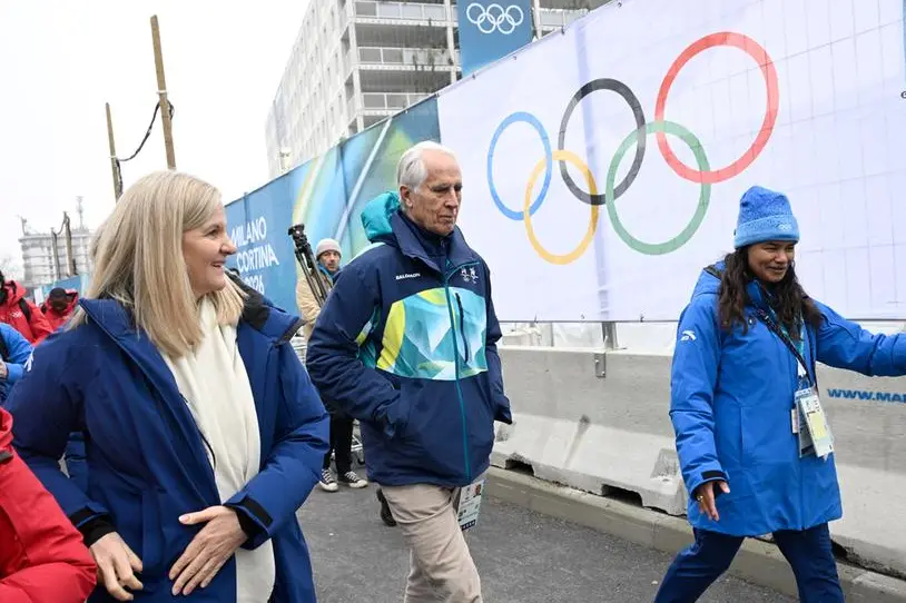 La presidente del Cio, Kirsty Conventry, il presidente della Fondazione Milano-Cortina 2026, Giovanni Mala