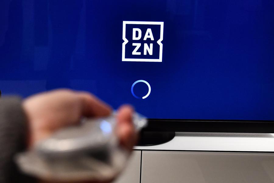 Gli abbonamenti Dazn continuano ad aumentare di prezzo: ma quanti soldi vanno in scommesse?