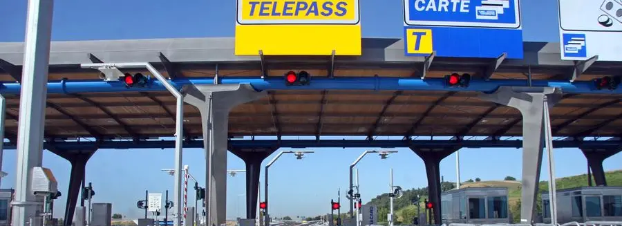 27/07/2010 Castelnuovo di Porto, inaugurazione del nuovo svincolo e della nuova stazione di Autostrade per l'Italia, nella foto la nuova stazione tra Fiano e Settebagni