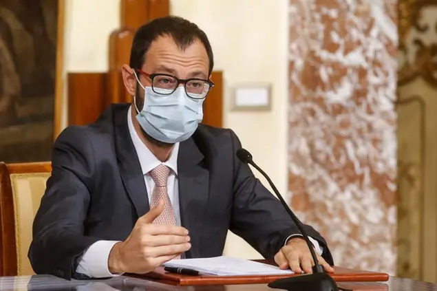 Il ministro dello Sviluppo economico, Stefano Patuanelli (Fabio Frustaci/LaPresse/POOL Ansa)