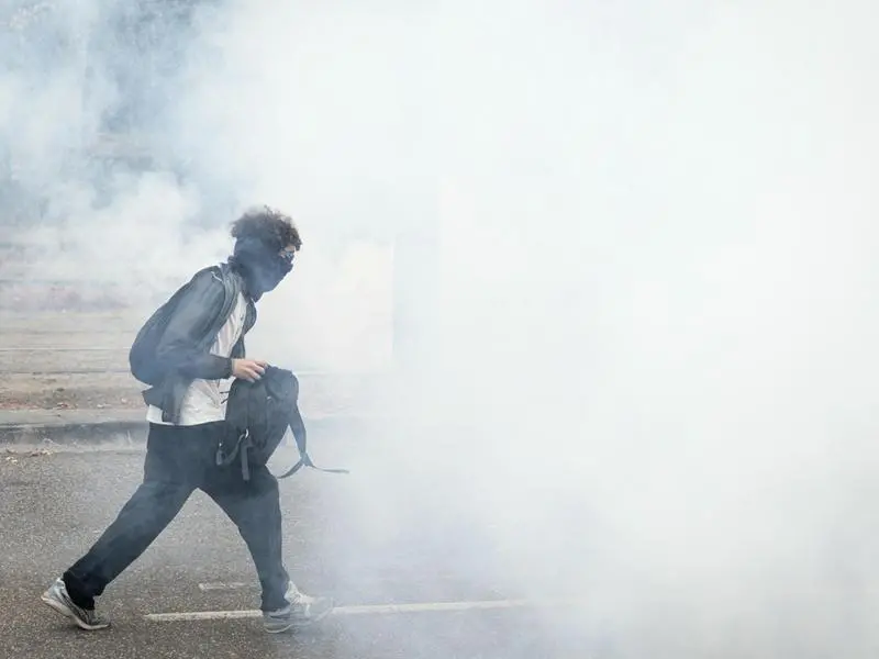 Proteste, repressione, esasperazione: così la Francia è finita in un vicolo cieco