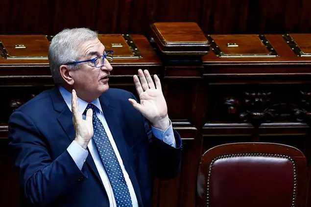Il ministro degli Affari Europei, Politiche di Coesione e Pnrr Tommaso Foti in aula alla Camera dei Deputati