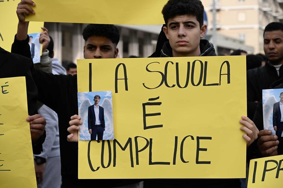 Giovani e violenza, la repressione è controproducente. Cosa servirebbe davvero