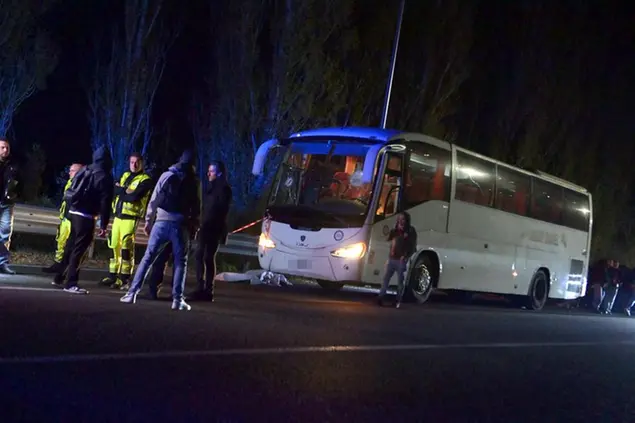 L'attacco ha provocato la morte di un autista del mezzo