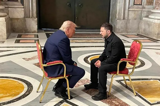 L'incontro tra Trump e Zelensky in Vaticano