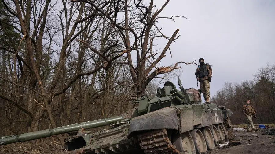 Ucraina, l'esercito italiano si prepara per la guerra: reparti in